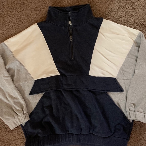 AEO retro sweatshirt - Picture 2 of 5